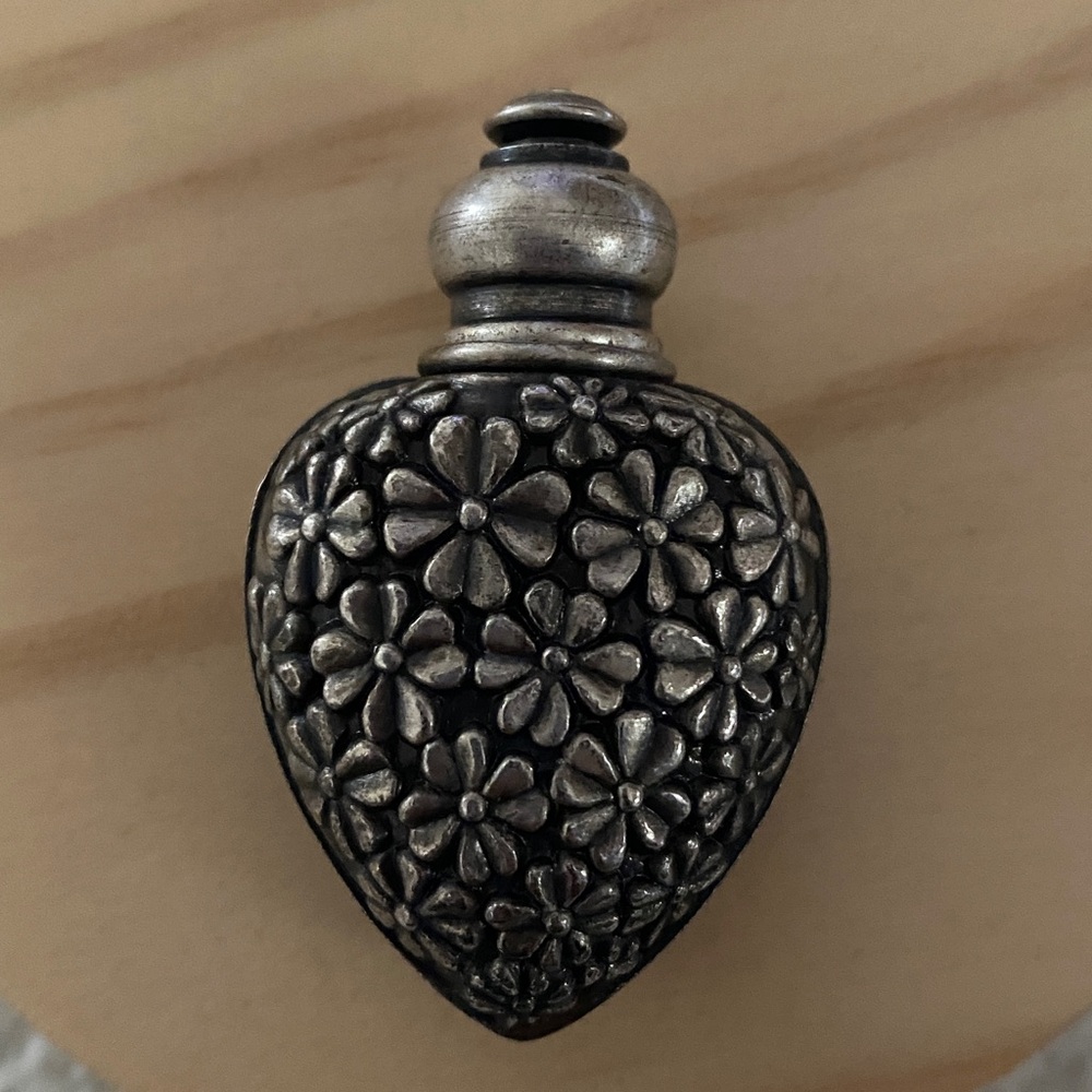 Minature Heart Silvertone Over Glass Perfume Bottle Jeweled Stopper - Picture 2 of 13